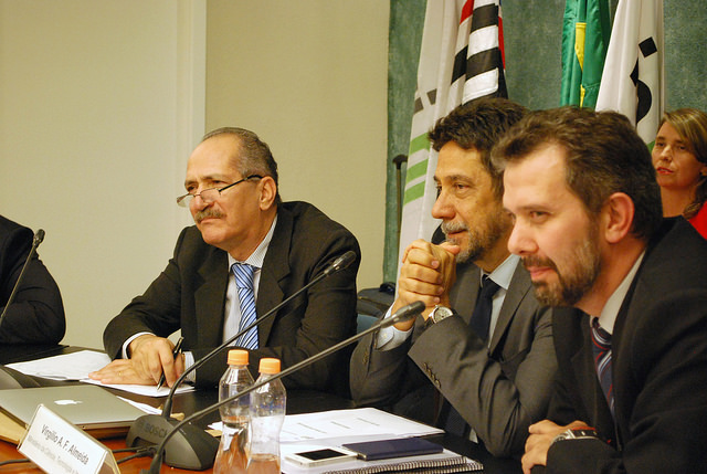 O Ministro da Ciência, Tecnologia e Inovação (MCTI), Aldo Rebelo, visitou a sede do NIC.br/CGI.br no dia 27/03/2015, durante reunião ordinária do Comitê.
